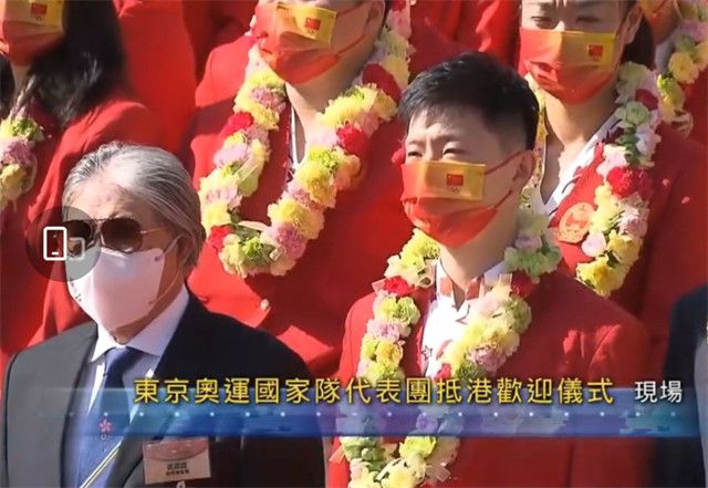 娇妻裸体交换舞会√